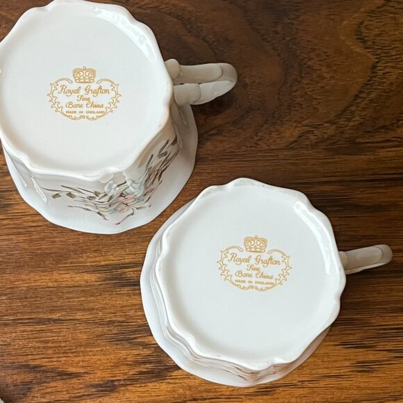 Royal Grafton Fine Bone China 2 Mugs Small Pink Flowers 7 oz England - Picture 9 of 11